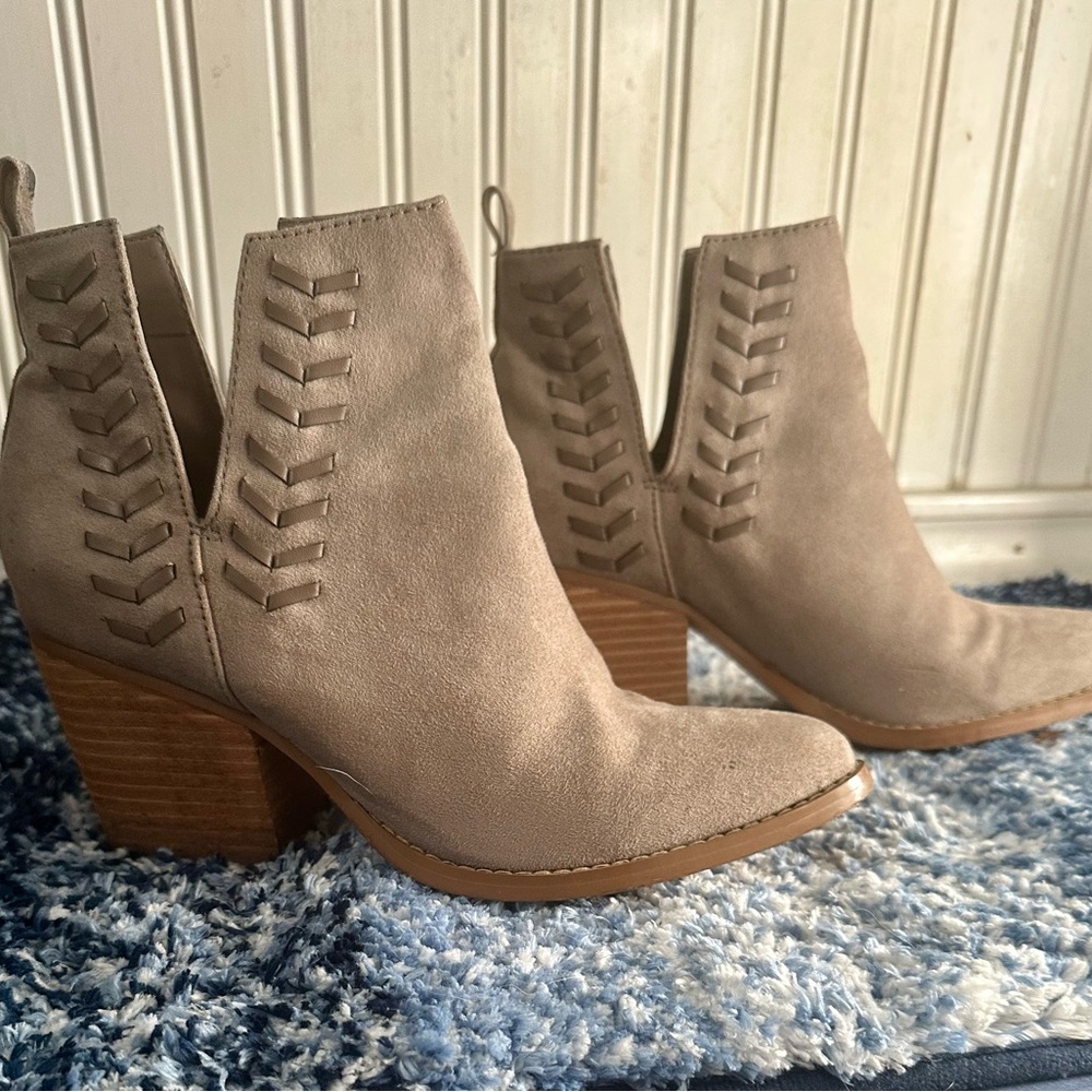 Carlos Santana suede ankle boots